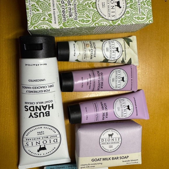 Dionis Skincare Goat Milk Bath & Body Set - Lavender and Unscented - Picture 1 of 2